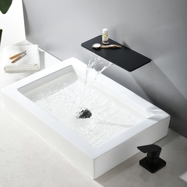 Estante Waterfall Sink Faucet